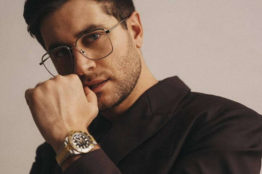 Новосибирец Дава запустил в соцсетях фото своей тайной девушки