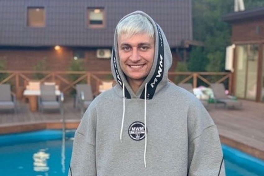 Новосибирский блогер Дава довел до слез Бузову на съемках шоу в Китае