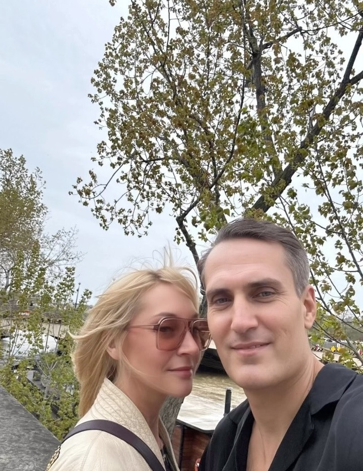 Кристина Орбакайте с мужем-бизнесменом Михаилом Земцовым отправились в Париж