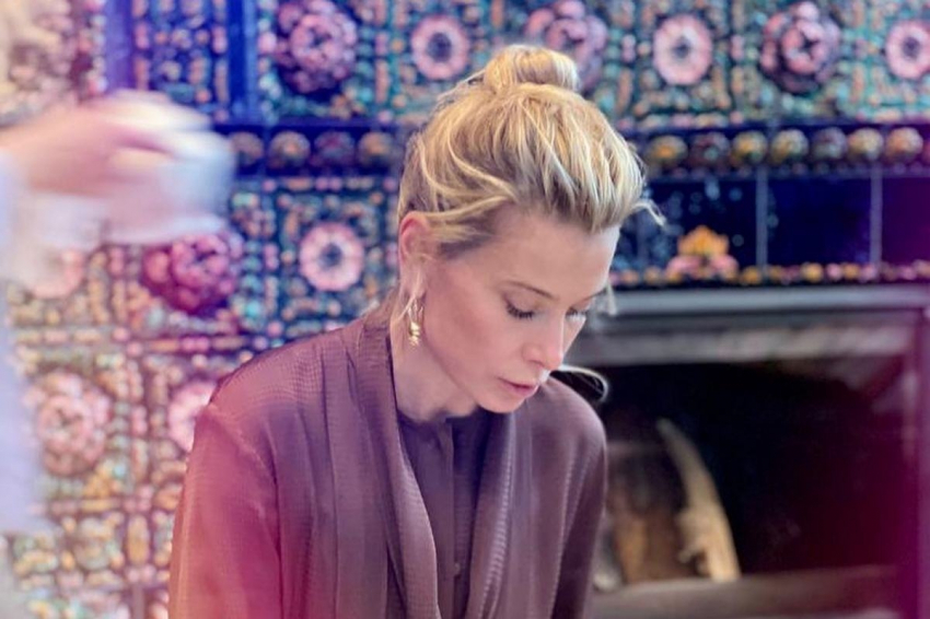 Юлия Высоцкая рассказала, как вышла замуж за Кончаловского в свитере и джинсах