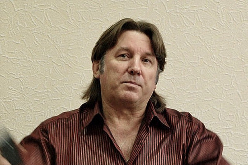 Певец Лоза: Пугачева проигрывает певице Долиной в вокальном мастерстве