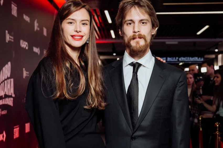 Иван Янковский снялся с женой на отдыхе