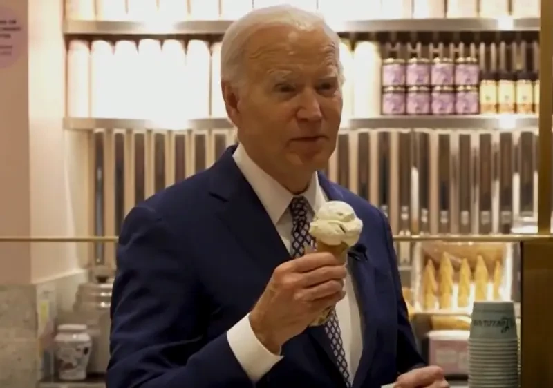 The Wall Street Journal: демократы раздражены тем, что Байден раньше времени «передал» Трампу полномочия