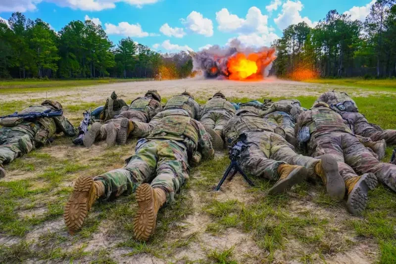 Американский генерал: Последний бой армии США снят на iPhone 14, последний бой армии Китая написан красками на холсте