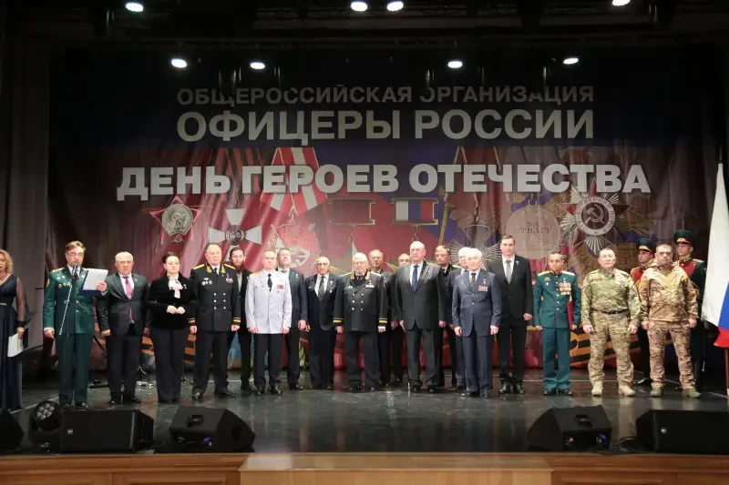 В Центральном Доме Российской Армии проводится церемония вручения медалей «За офицерскую честь»