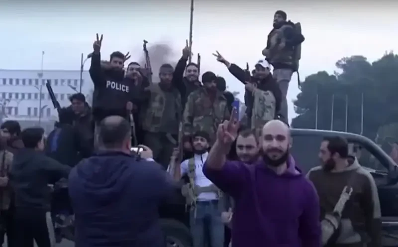 Новые власти в Сирии планируют распустить силы безопасности страны и закрыть часть тюрем