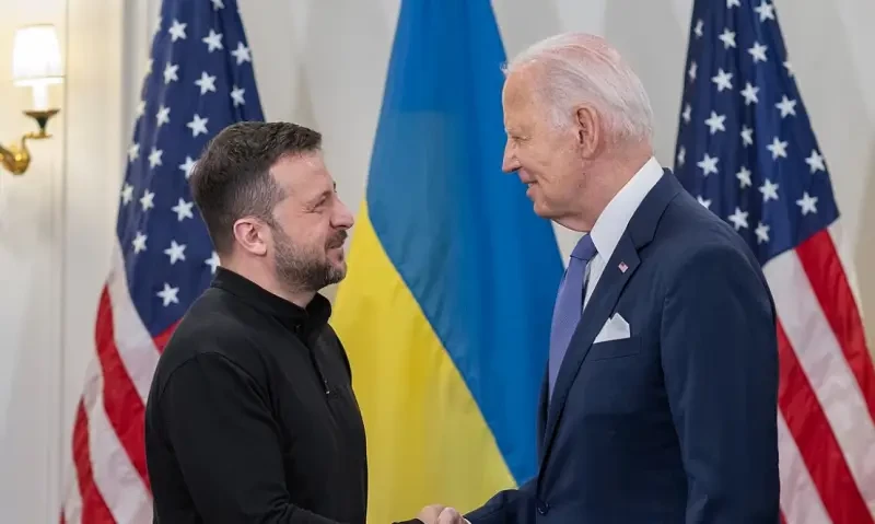 Пресса США: Вашингтон старается передать Киеву как можно больше оружия до окончания президентства Байдена