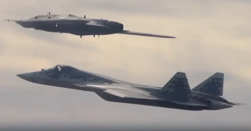 «Составят грозную пару»: в западной прессе оценили тандем беспилотника «Охотник» с истребителем Су-57