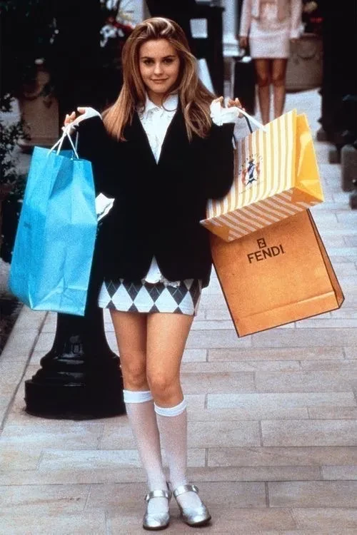 Apres ski, "Щелкунчик" и перья: 5 подарков для светской девушки