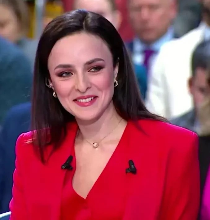 Александра Суворова стала новой ведущей прямой линии с Владимиром Путиным: что о ней известно