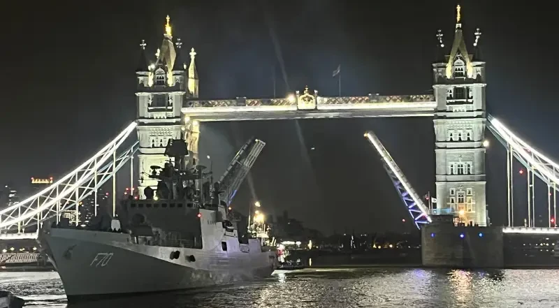 «Нужно быть осторожными в отношении корабля из России»: британская общественность недовольна визитом в Лондон фрегата Tushil