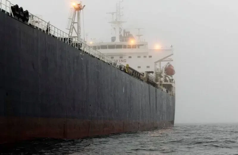 «Позволило танкеру стать кораблем-шпионом»: британская пресса удивлена наличием средств связи на борту захваченного финнами российского танкера