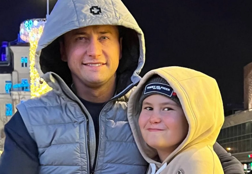 Павел Прилучный вышел в свет с сыном на фоне скандала с Агатой Муцениеце, которая требует, чтобы мальчик жил с ней