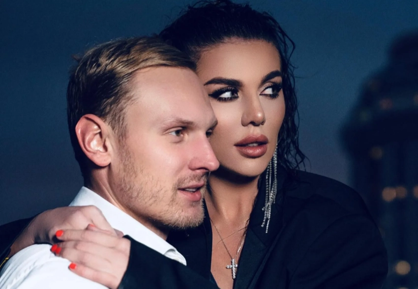 "Нанимала людей, чтобы за ним следили". Продюсер Анны Седоковой заявил, что Янис Тимма изменял ей