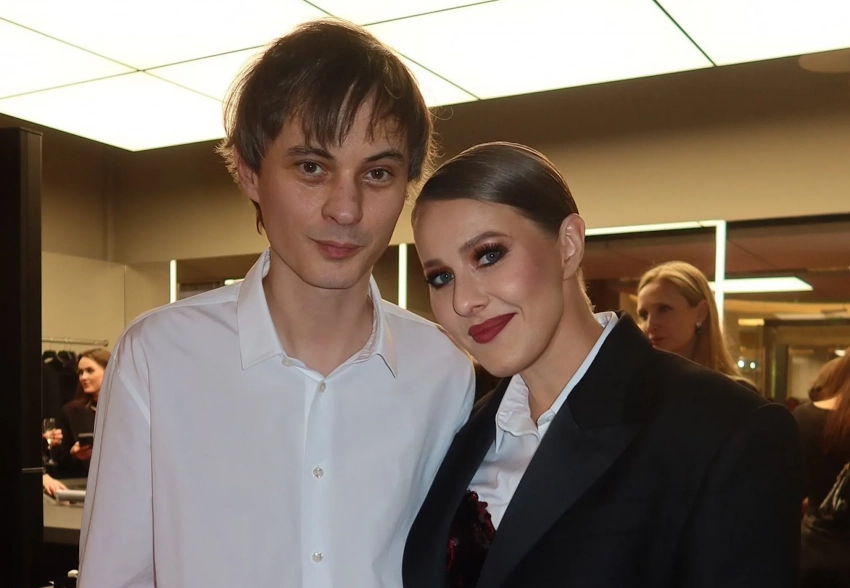 Ксения Собчак, Диана Пожарская, Ксения Соловьёва, Екатерина Варнава на открытии первого бутика бренда Александра Терехова Sashaverse