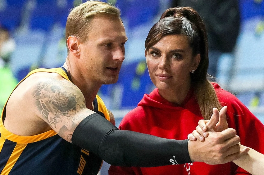 Анна Седокова оплатит расходы на похороны бывшего мужа Яниса Тиммы