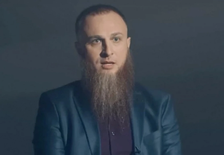 "Морально-этические оценки его поведению давать не буду". Многожёнца и отца 30 детей, который стал известен после интервью Саши Сулим, проверила омбудсмен по правам ребёнка