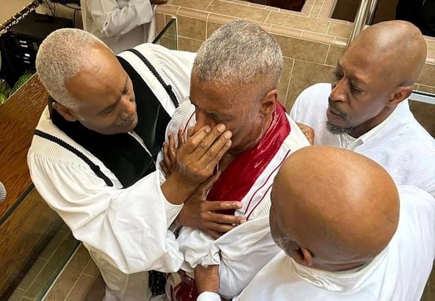 Дензел Вашингтон стал священником