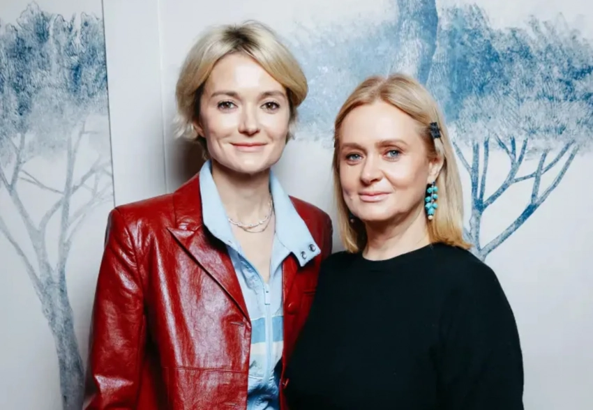 "В такой большой семье сложно что-то, кроме зависти и соперничества, получить". Анна Михалкова высказалась об отношениях в семье