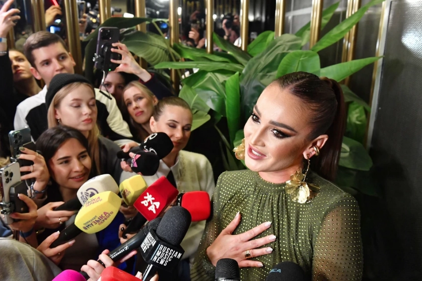 «Приятно осознавать, что это выбор народа»: Читатели «Комсомолки» назвали Ольгу Бузову главной ведущей страны