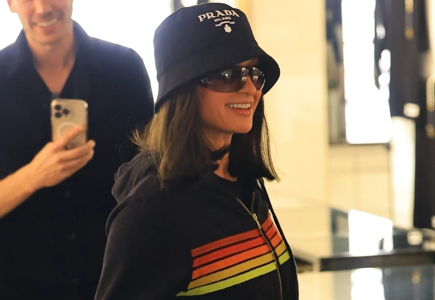 Неузнаваемая Пэрис Хилтон вышла в свет в новом образе