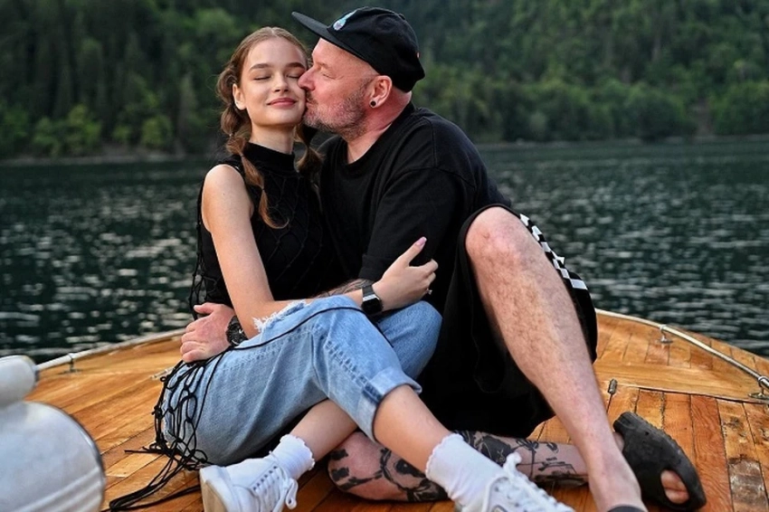 18-летняя актриса Олексюк вышла замуж за 49-летнего режиссера Марка Горобца