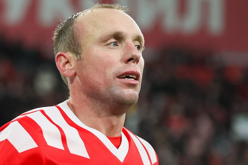 Футболиста Глушакова лишили водительских прав