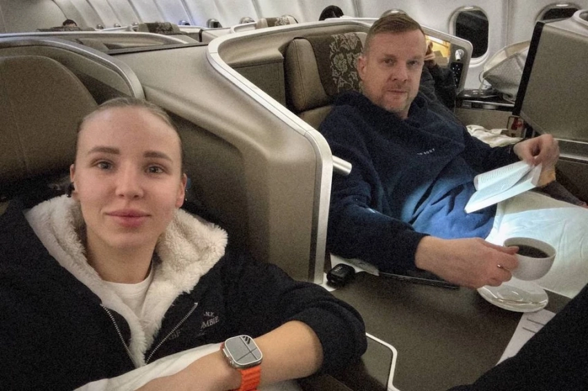 «Детей сбагрили в эконом, а мы - в бизнесе»: Малафеев полетел на Бали с новой девушкой, которая младше его на 22 года