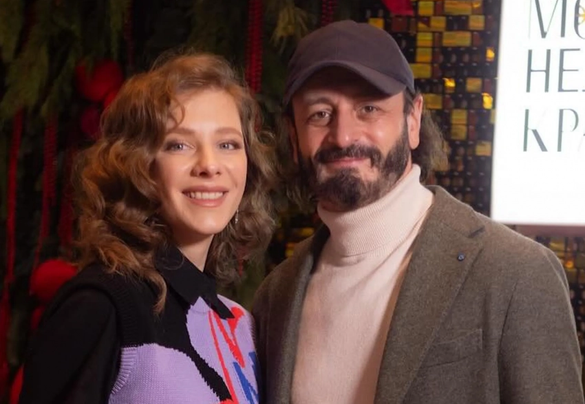 Елизавета Арзамасова и Илья Авербух вышли в свет и показали новое фото сына