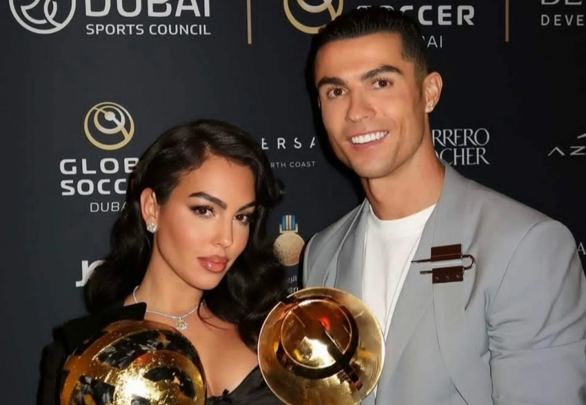 Криштиану Роналду посетил премию Globe Soccer Awards с Джорджиной Родригес и снова назвал её своей "женой"