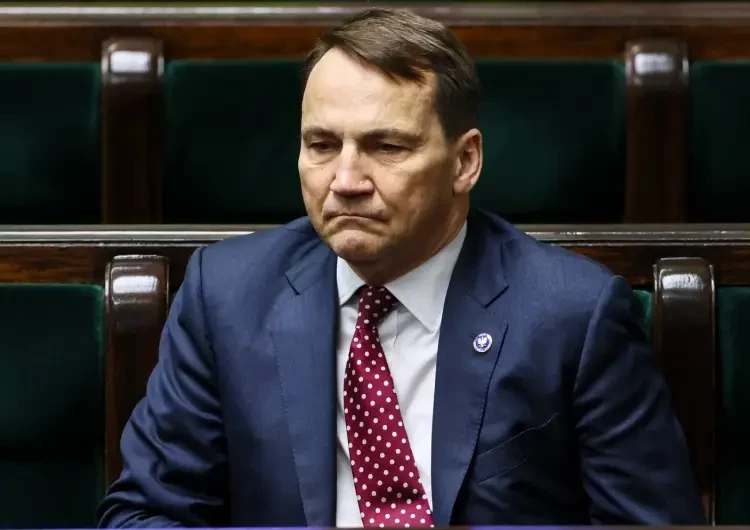 «Это великая победа»: глава МИД Польши Сикорский высказался о прекращении транзита газа через Украину