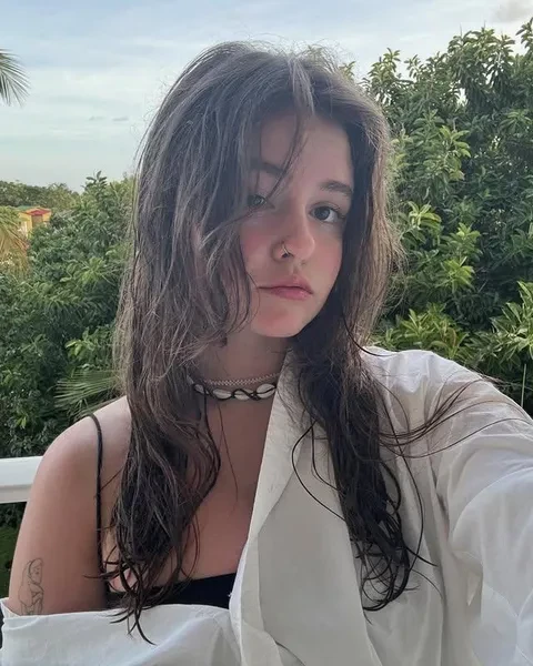 В сети обсуждают сходство 18-летней жены Марка Горобца с его дочерью