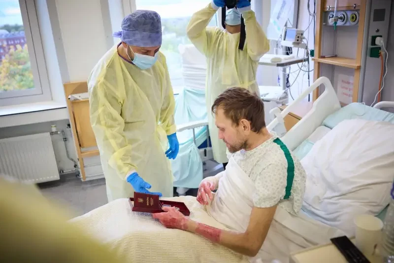 Протезы, которые помогли встать на ноги солдату ВСУ «после встречи с Зеленским», оказались купленными на средства волонтёров