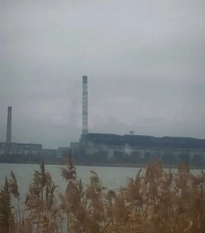 Французские аналитики: вместе с Курахово ВСУ потеряли контроль и над крупнейшим водоёмом на западе Донбасса