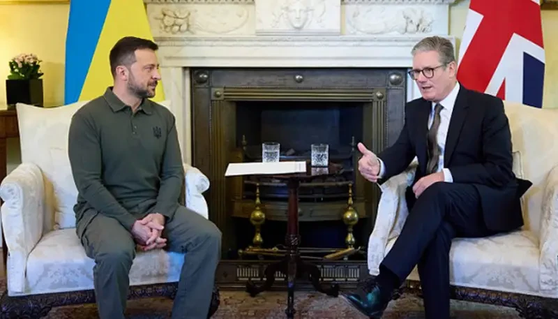 Британский премьер Стармер намерен обсудить с Зеленским ввод на Украину западных «миротворцев»