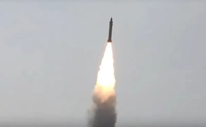 «Ракета достигла своей цели»: Йеменские хуситы нанесли удар гиперзвуковой ракетой по зданию Минобороны Израиля