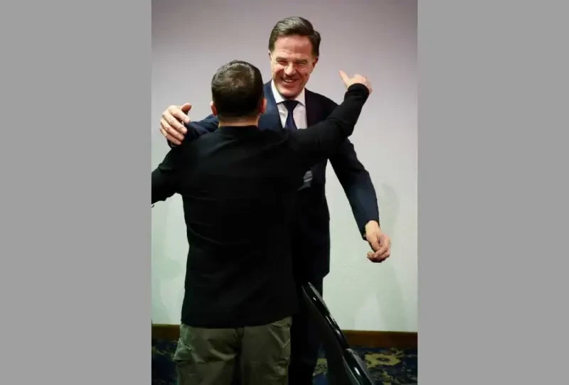 Одно только приближение армии России к границе Днепропетровской области заставило генсека НАТО угрожать европейцам массовым исходом в Новую Зеландию