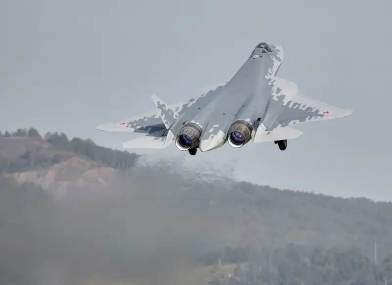 Су-57 уничтожают систему ПВО ВСУ, «Калибры» и Х-101 петляют по маршрутам: отмечены особенности ракетного удара по Украине