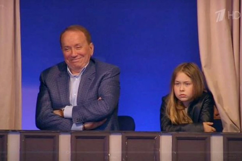 Как продолжают КВН: К семейному бизнесу Масляковых присоединилась внучка легенды