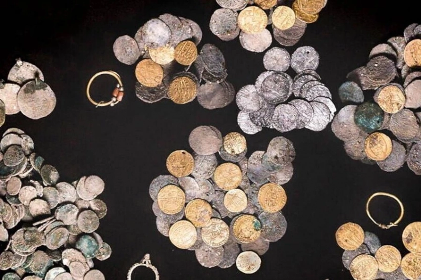 Ценный клад монет и средневековая синагога обнаружены в Израиле