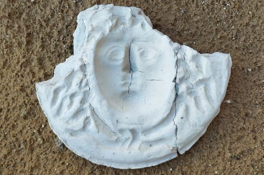 Древняя форма для маски Медузы обнаружена на Сицилии