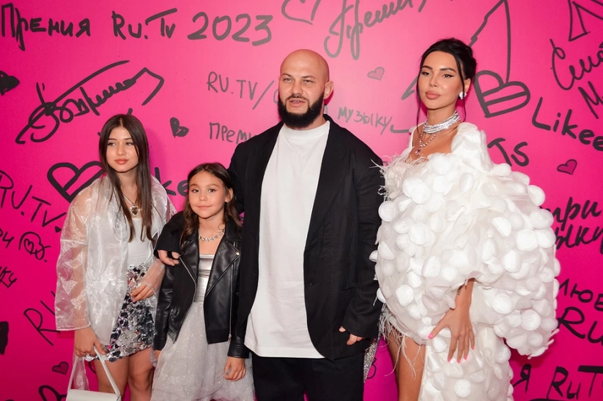 "Как будто я ей не мать, как будто не рожала ее": Самойлова пожаловалась, что ее предала коза