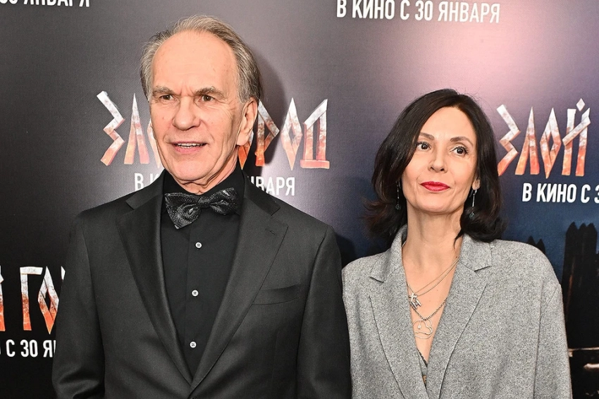 Редкий выход Гуськова с женой и красавица-Алсу с подругой: Светская премьера фильма «Злой город»