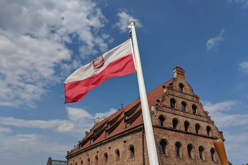 Как Советский Союз возродил из пепла польскую столицу 