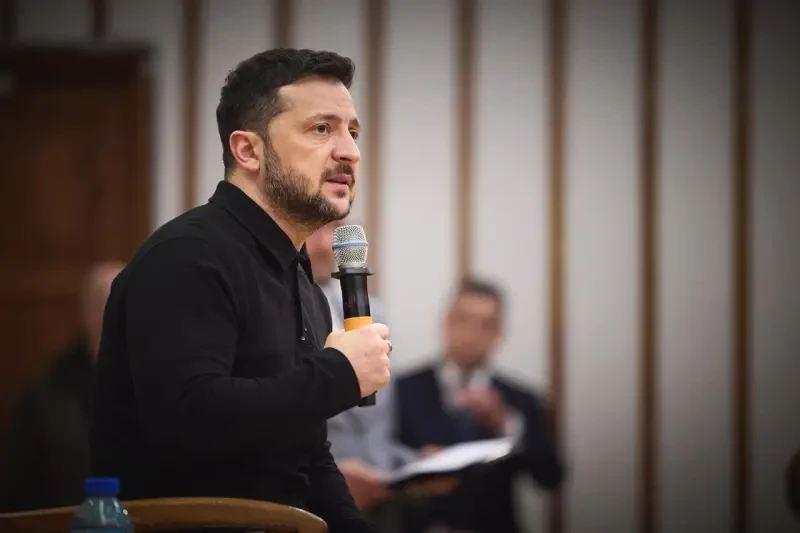 «Без военных голосовать нечестно»: Нелегитимный Зеленский заявил о готовности представлять Украину на переговорах с Россией