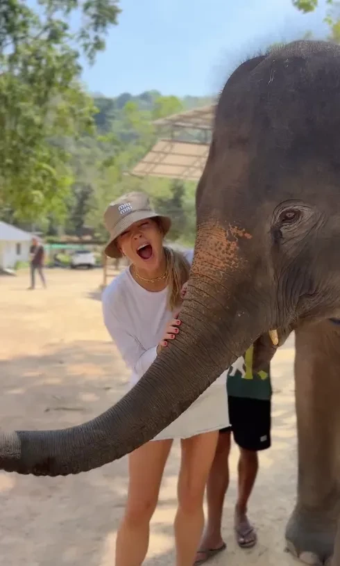 Виктория Манасир отдыхает в Таиланде с мужем-миллиардером, детьми и внучкой