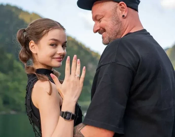 "Она похожа на подростка". В сети обсуждают молодую жену Виктора Логинова. Он уже отреагировал на критику