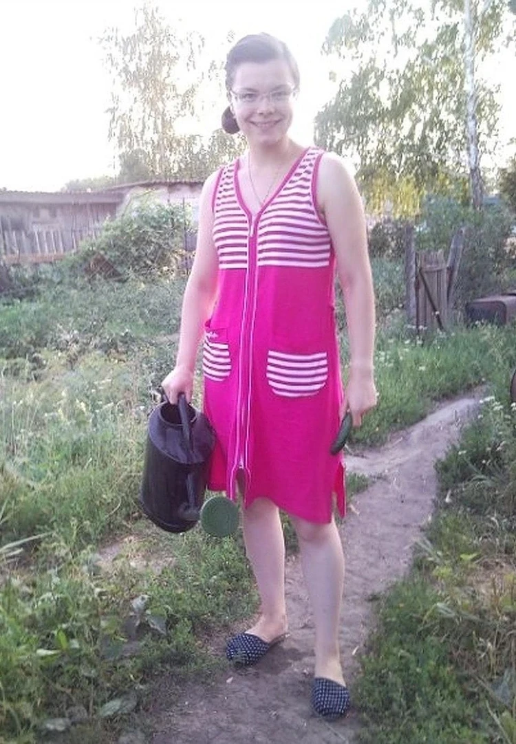 Молодую жену Евгения Петросяна оплевали за фото в розовом халате и с огурцом: Татьяна Брухунова дала отлуп