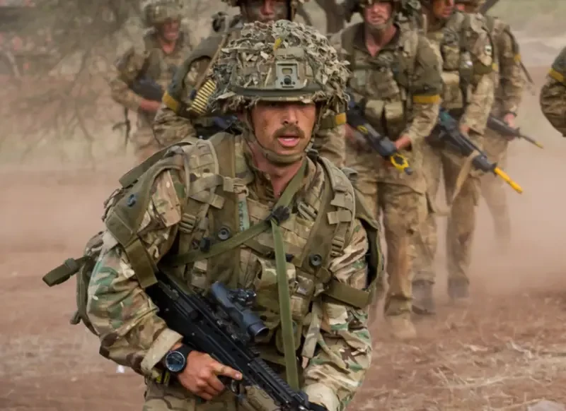 «У них вся армия – 72 тысячи»: украинский политолог усомнился в способности Британии найти необходимое количество войск для размещения на Украине