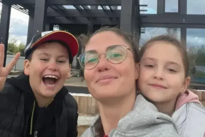 "Не могу сказать, что наговорил приятностей". Агата Муцениеце рассказала о встрече с сыном, который живёт с Павлом Прилучным